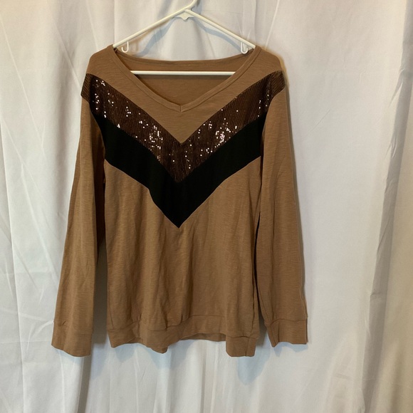 Source Unknown Tops - Women’s Long Sleeve Brown V-Neck Colorblock with Sequins Size Large